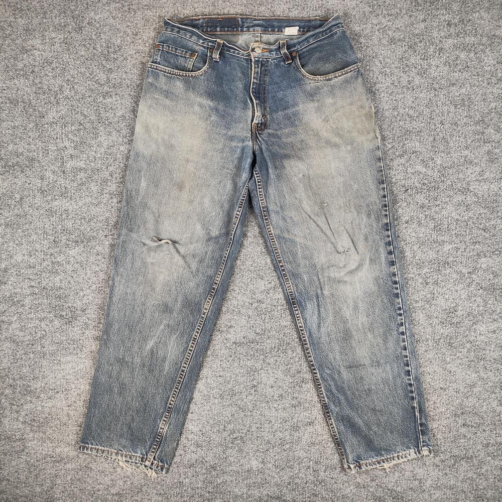 Vintage Levis 570 Jeans Mens 32x30 Light Wash Relaxed Tapered Distressed Denim